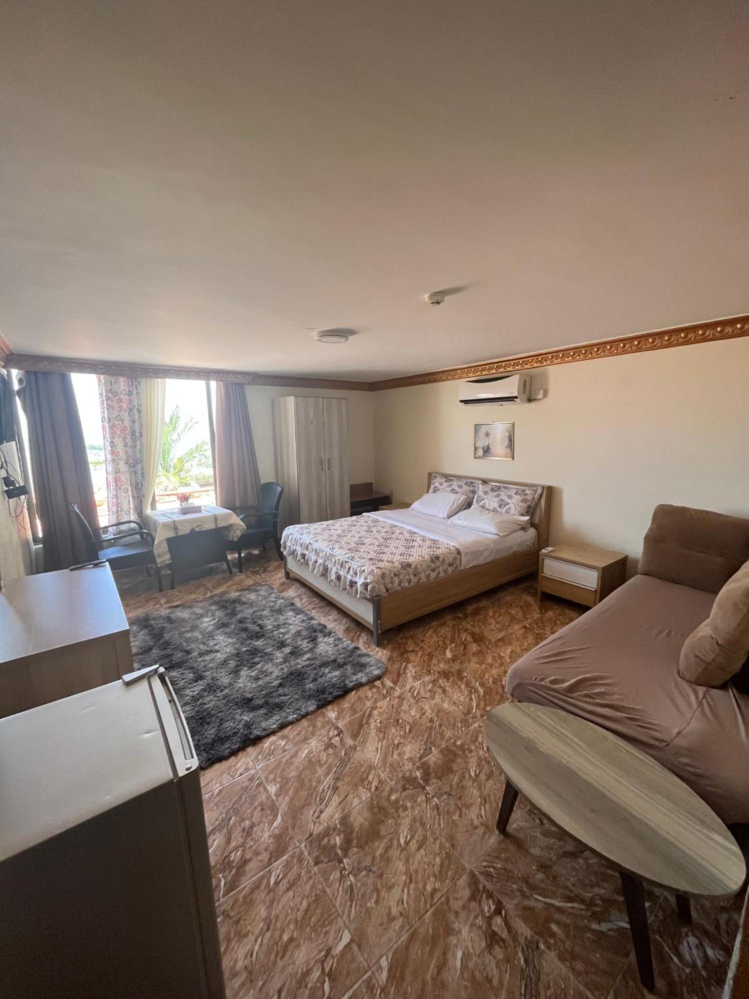 Al-Amer Chalets Aqaba Eksteriør billede